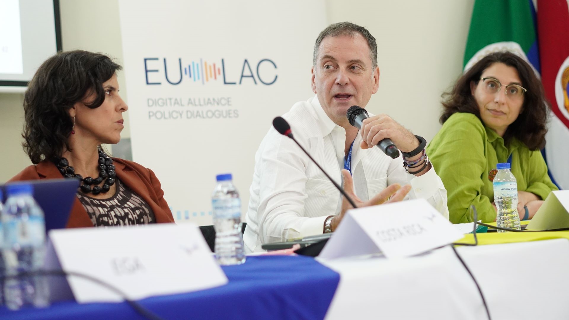 Diálogo promovió la cooperación en gobernanza digital 